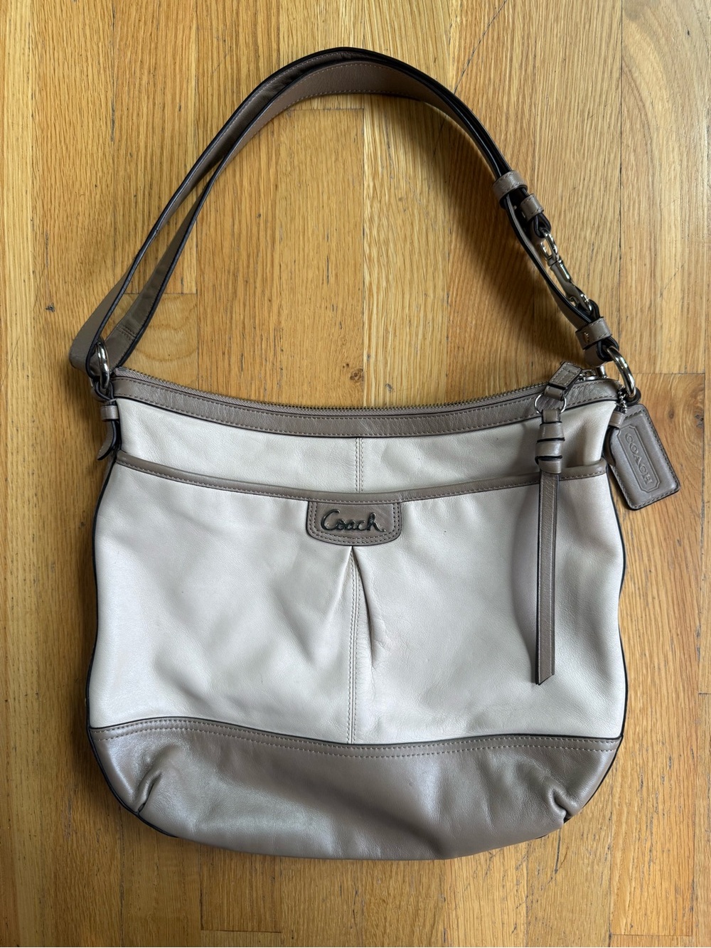 COACH A1357-F19726 Park Leather North South Duffle Bag Purse in Cream & Taupe